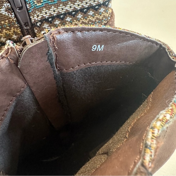 Jellypop Size 9 Brown Western Heeled Ankle Booties Cowgirl Woven Fabric Teal - Picture 7 of 7